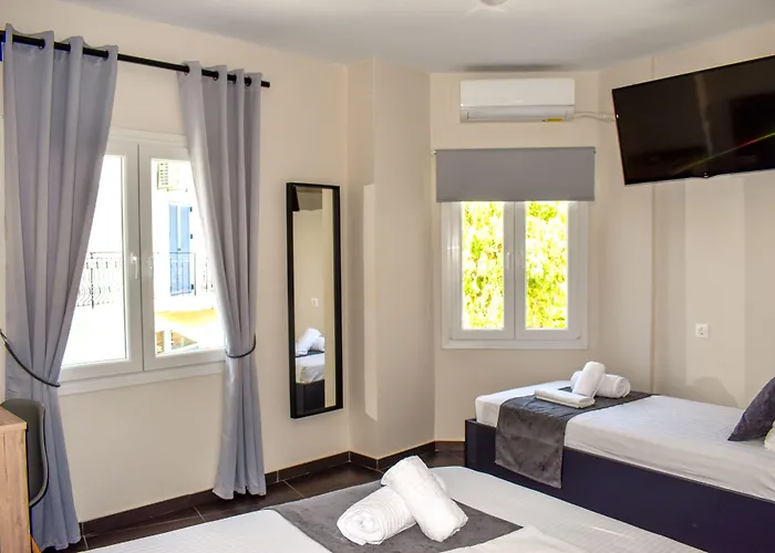 Entelia Skiathos Town